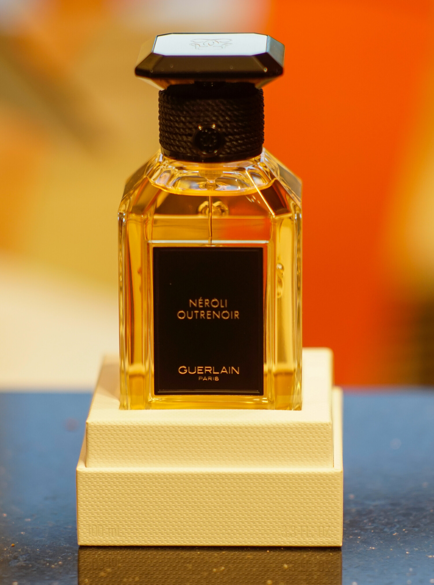 Guerlain Néroli Outrenoir perfume bottle view 1
