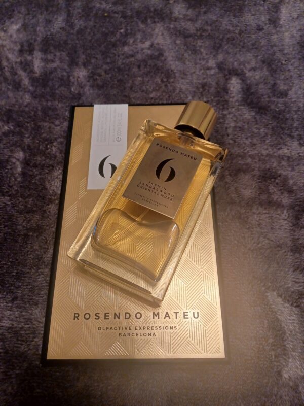 Rosendo Mateu Nº 6 Jasmin, Sandalwood