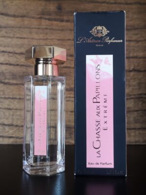 L'Artisan Parfumeur Chasse aux Papillons perfume bottle view 1